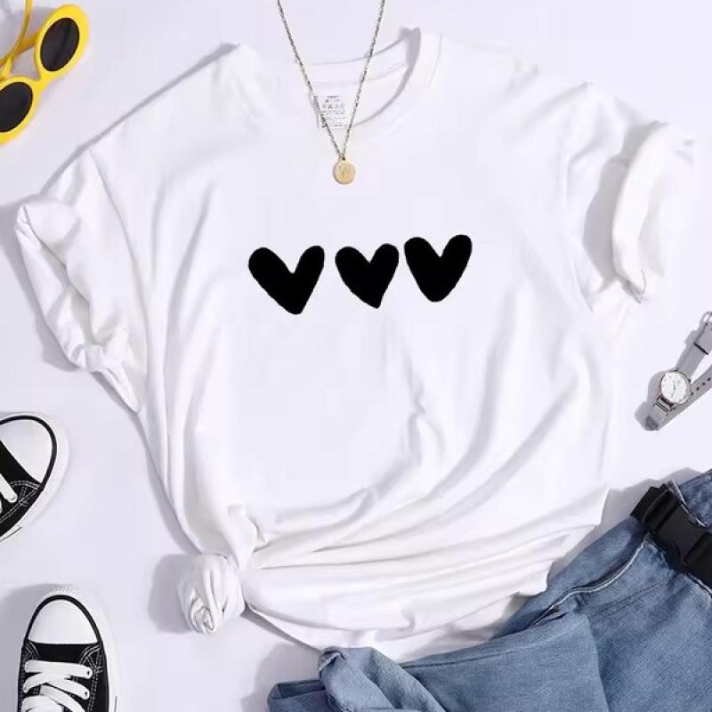 Plus Size Black Heart Tshirt All-Match Summer Comfortabletee Shirt Street Softtee Tops Short Sleeve Essential Women Men Tshirts.